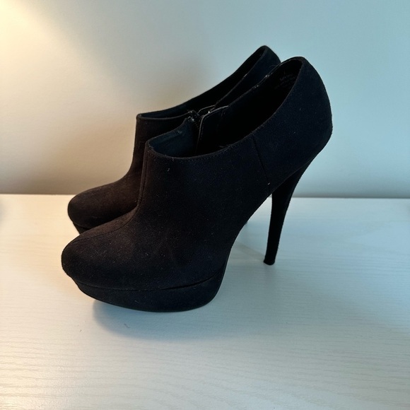 MOSSIMO Shoes - Picture 2 of 5